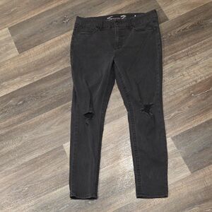Black Distressed Women's Skinny Jeans